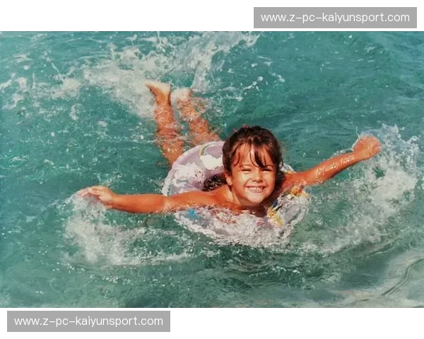 阿雅克肖vs巴黎:科西嘉岛上的紫色风暴与王子之梦